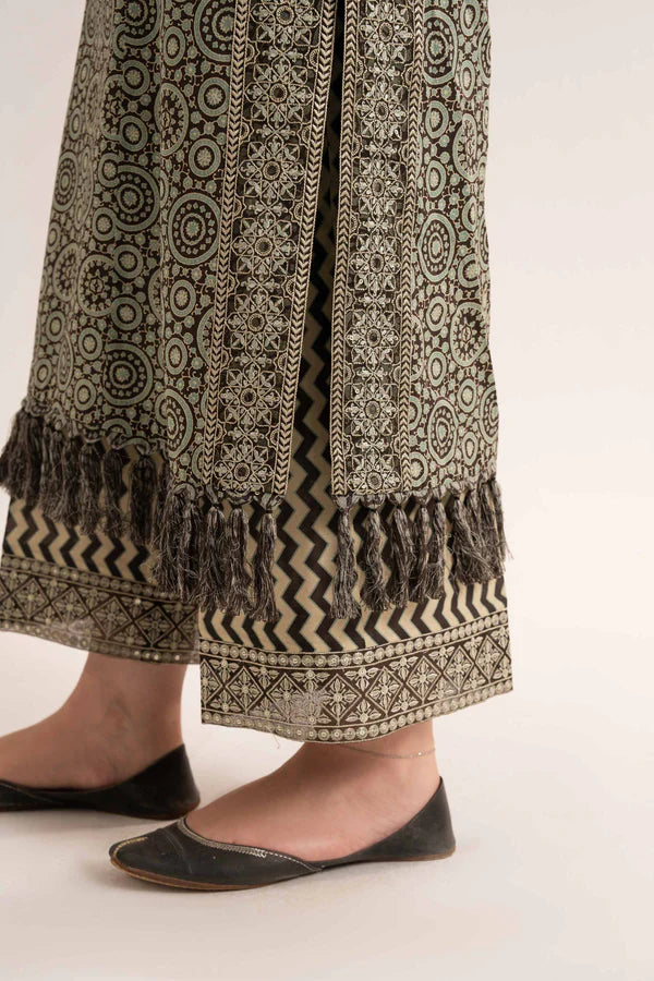 3 Piece – Printed Embroidered Suit – NS42519179